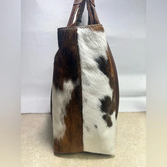 Viral Cavalcanti Cowhide Bag! - Picture 3 of 10